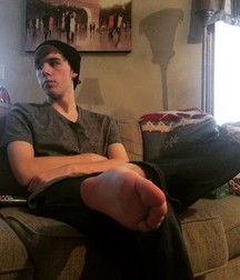 Worship the boys feet 2 5c9ec0a813b59.jpg