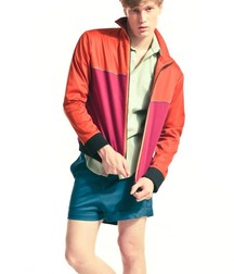 Guys in shorts 5c9fecf866a91.jpg
