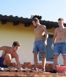 Guys in shorts 5c9fed2889dbb.jpg