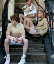 Guys in shorts 5c9fed3ef0266.jpg