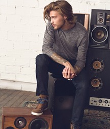Long hair guys 5ca0dde99f307.jpg