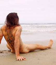 Long hair guys 5ca0de131c3b5.jpg