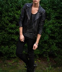 Wearing leather 5ca0df6d55b2d.jpg