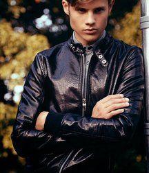 Wearing leather 5ca0dfa415efe.jpg
