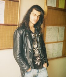 Beautiful long hair 3 5ca0e83acf90c.jpg