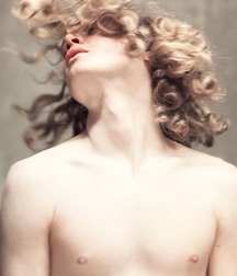 Long hair twinks 5ca0e919be6f8.jpg
