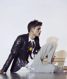Model boys feet 2 5ca0f925277ef.jpg