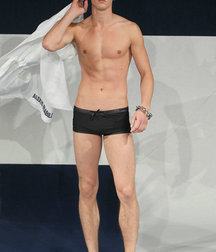 Model boys feet 2 5ca0f92f59e7d.jpg