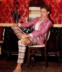 Model boys feet 2 5ca0f93c37c3f.jpg
