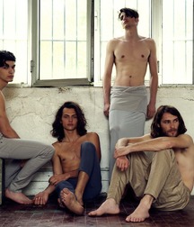 Model boys feet 2 5ca0f94dc0be3.jpg