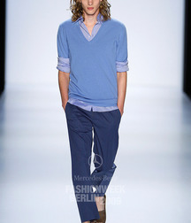 Model boys feet 2 5ca0f955ee9a5.jpg
