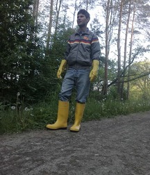 Farmboys in rubber boots 5ca0fb4178eeb.jpg
