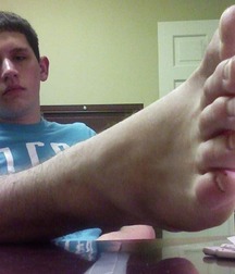 Worship the guys feet 5ca77f8013dcb.jpg