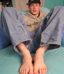 Suck some sweaty toes 5ca781c2eee16.jpg
