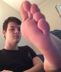 Suck some sweaty toes 5ca781d4037cc.jpg