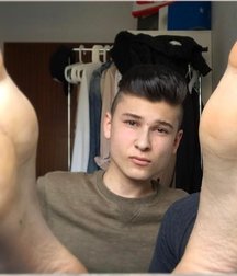 Suck some sweaty toes 5ca781e8b6c52.jpg