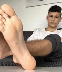 Suck some sweaty toes 5ca781ecce721.jpg