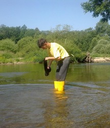 Boys in rubber boots 5ca7ce67578c6.jpg