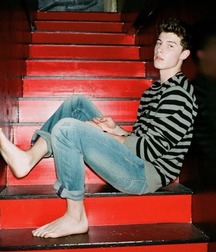 Jeans and feet 2 5ca88f70352c7.jpg