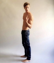 Jeans and feet 2 5ca88f90a8786.jpg