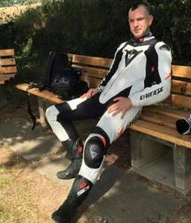 Bikers 2 5ca8abae50880.jpg