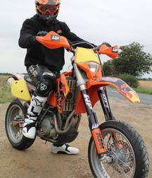 Bikers 2 5ca8abcf076bf.jpg