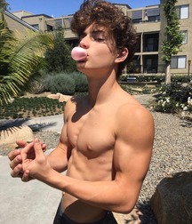 Pretty bois 5ca93f7d7b5e6.jpg