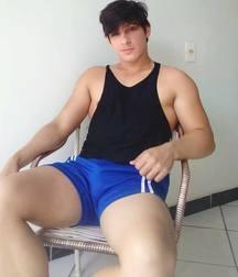 Bois in shorts 5ca9453fbb1a0.jpg
