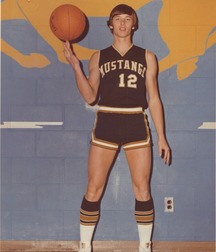 Bois in shorts 5ca94555be055.jpg