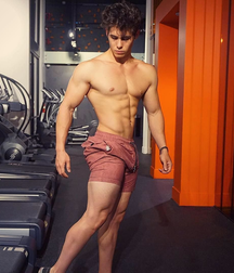Bois in shorts 5ca945733f6cf.png