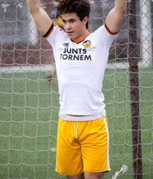 Bois in shorts 5ca9458314ad5.jpg