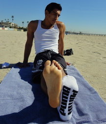 Teen boys feet 5caa13e114446.jpg