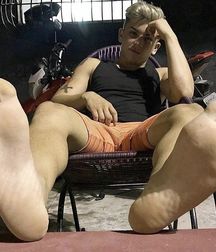 Teen boys feet 5caa14069c436.jpg