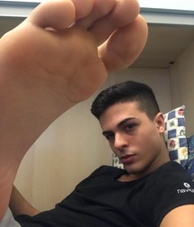 Teen boys feet 2 5caa14abf11a7.jpg