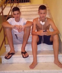 Teen boys feet 2 5caa14aec7ddb.jpg