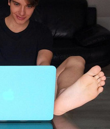 Teen boys feet 2 5caa14b703a28.jpg
