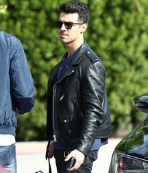 Guys in leather 5caa3fad7486c.jpg