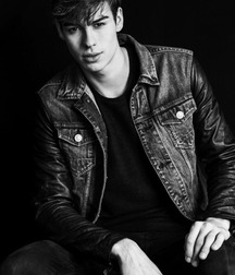 Guys in leather 5caa3fba0d16f.jpg