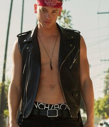 Guys in leather 5caa3fdfc83a4.jpg