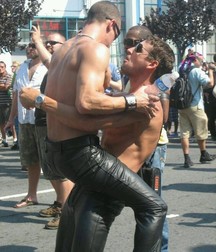 Guys in leather 5caa3fe98b9c6.jpg