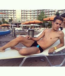 Twinks 68 5cabd180a8a43.jpg