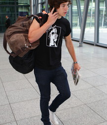 Guys in chucks 5cabd22d28f13.jpg