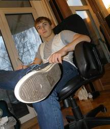 Guys in chucks 5cabd236bdd31.jpg