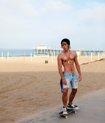 Guys in chucks 5cabd25da36d4.jpg