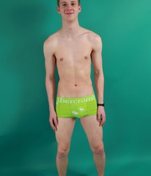 Barefoot twinks 2 5cace4d4355d4.jpg