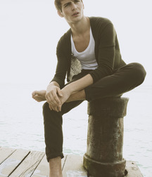 Barefoot twinks 2 5cace4ec627ba.jpg