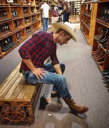 Cowboys always riding 5cace7e31e620.jpg