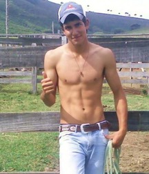 Cowboys always riding 5cae04595023c.jpg