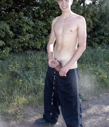 Boys pissing 4 5cb4cef0d5b41.jpg