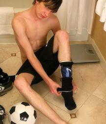 Boys barefoot 5cb4f076553f2.jpg